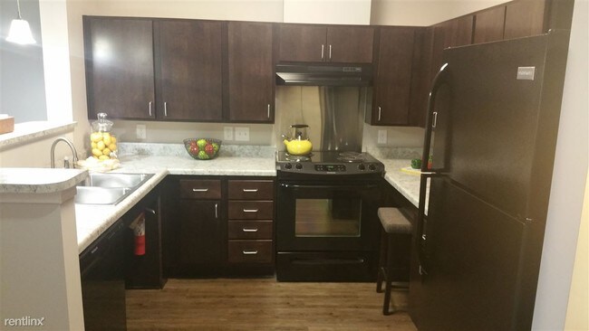 Foto del edificio - 1100 W 30th St