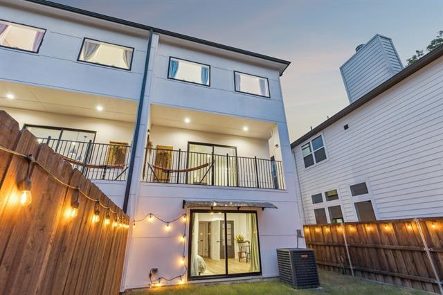 Building Photo - 909 Bayonne St