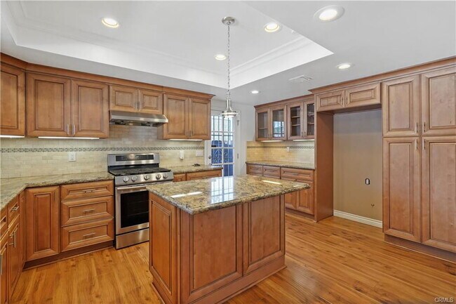 Foto del edificio - 1430 N Maple St