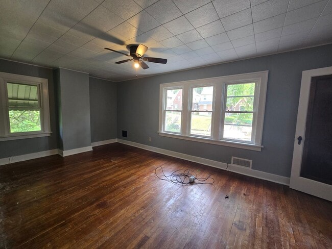 Building Photo - 3 Bedroom House with Beautiful Front Porch...