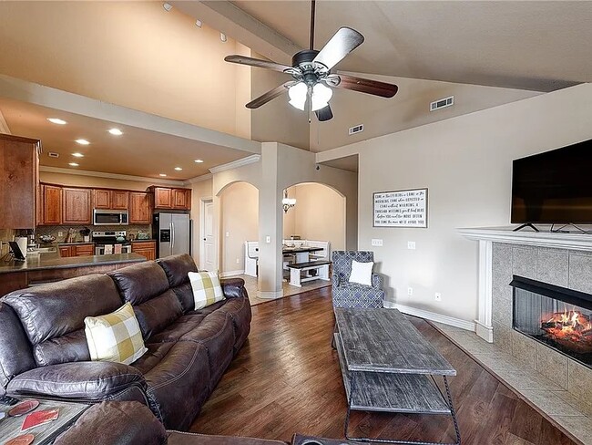 Building Photo - 4902 SW Fieldstone Blvd