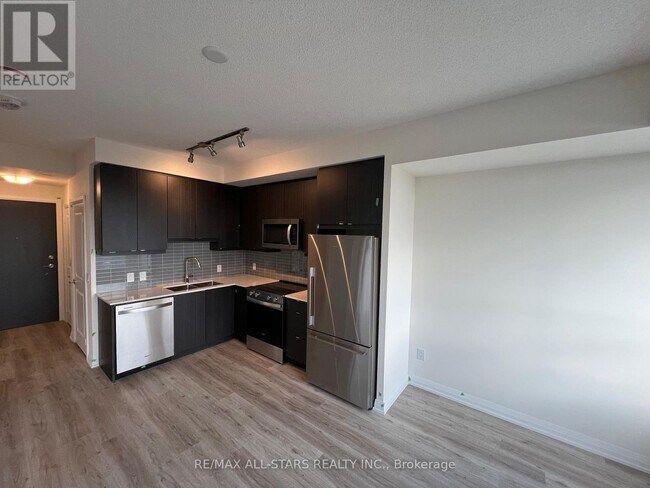Photo du bâtiment - 3270 Sheppard Ave E