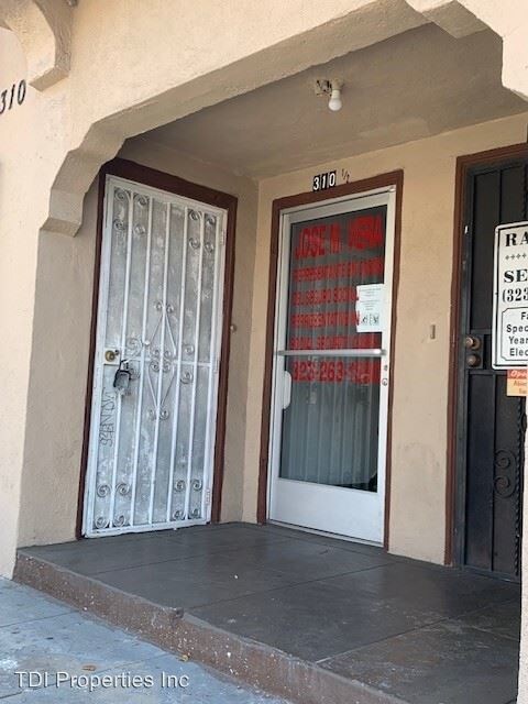 Building Photo - 2401 East Cesar E Chavez Avenue