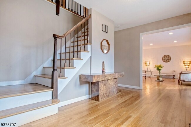 Building Photo - 619 Osio Ln