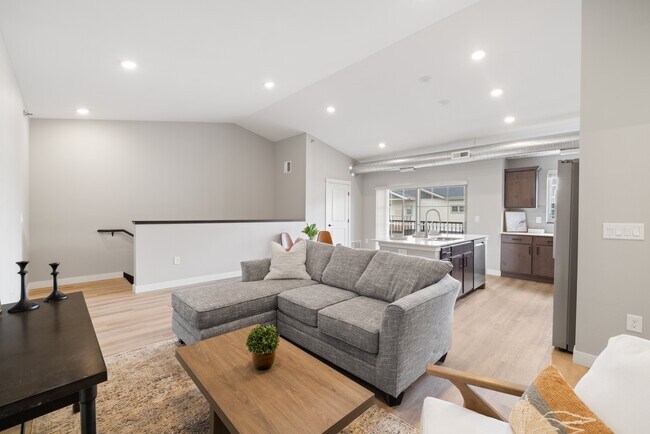 Foto del edificio - Independence Townhomes