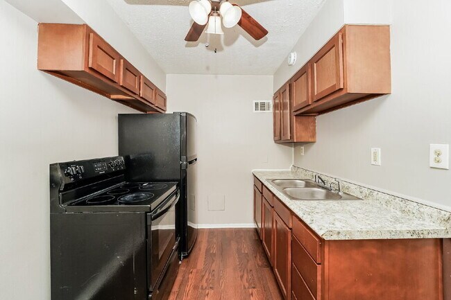 Foto del edificio - 20231 Crystal Ave