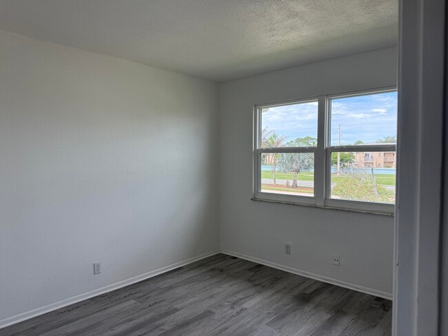 Foto del edificio - 1536 SE Royal Green Cir