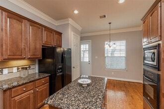 Building Photo - 10126 Holly Chase Dr