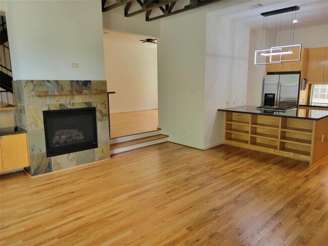 Building Photo - 6118 Hamman St
