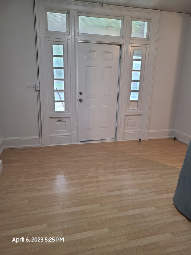 Foto principal - 3711 Liberty Heights Ave