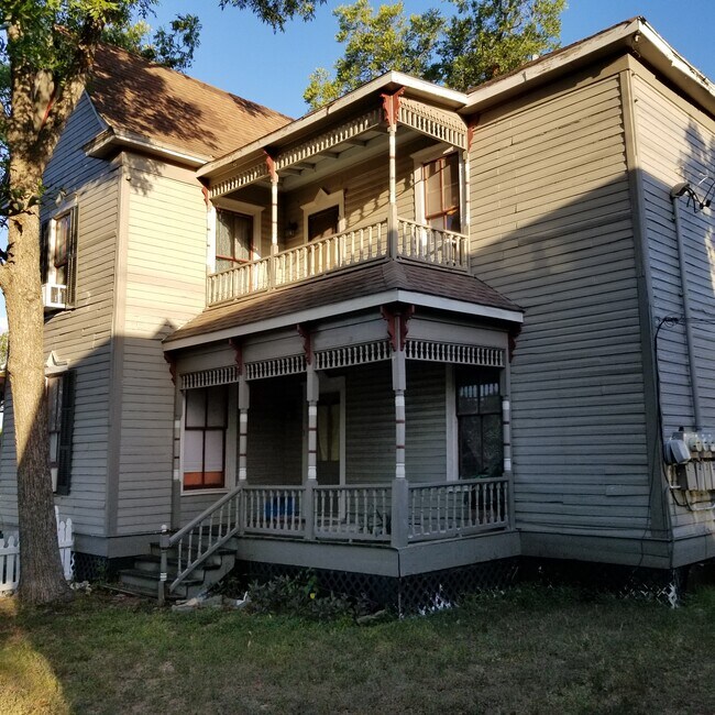 Balcony off bedroom - 619 Washburn St