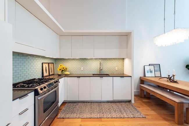 Building Photo - 50 Dey St