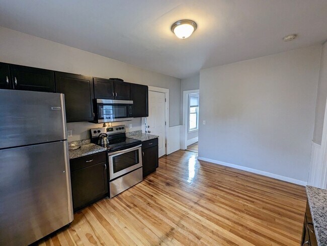 Building Photo - 3 Hudson Pl