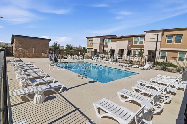 Foto del edificio - Townhouse Near the M!!! All Appliances included!!! Tankless Water Heater!!!! Park!!