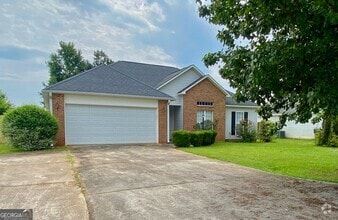 Building Photo - 105 Luster Ct