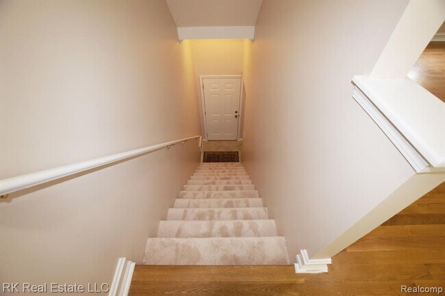 Building Photo - 56640 Longhorn Dr
