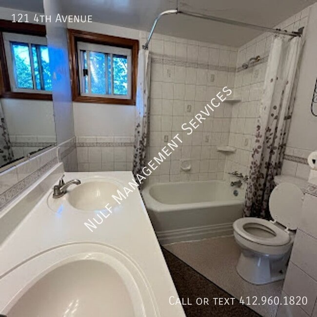 Foto del edificio - 121 4th Ave