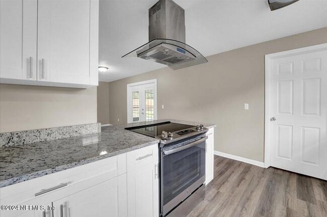 Building Photo - 10941 Launa Dr