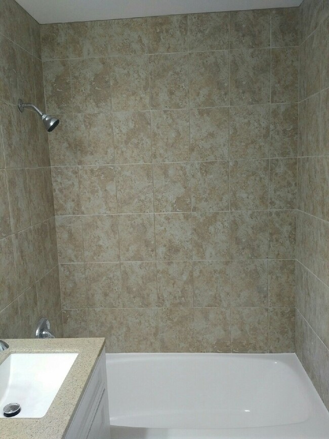 Bathroom - 956 Shermer Rd