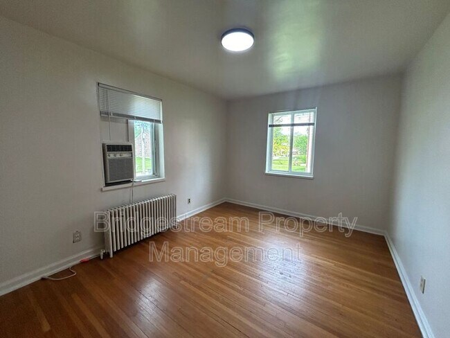 Foto del edificio - 1549 Old Ln Ave