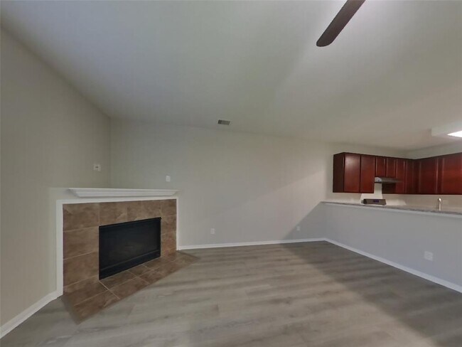 Foto del edificio - 12303 Kings Garden Ct