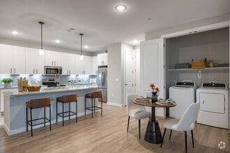Building Photo - Eleve
