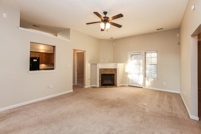 Building Photo - 7182 Crape Myrtle Dr