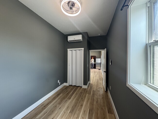 Foto del edificio - 1349 S B St