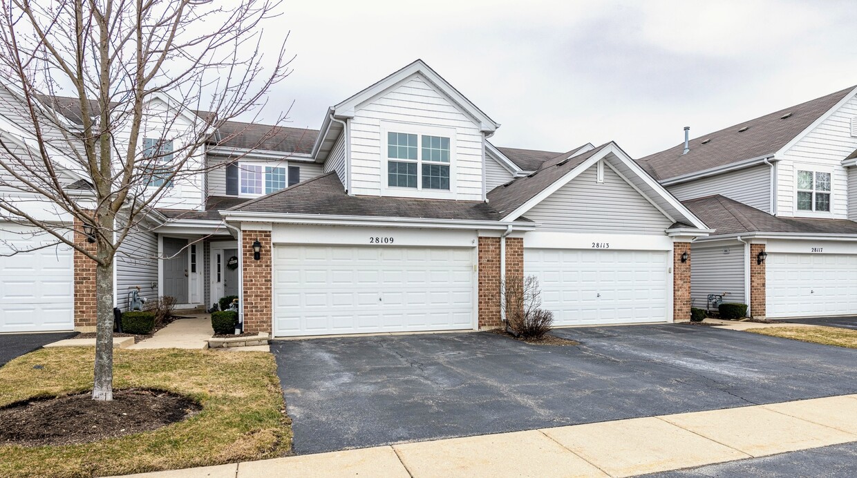 28109 Sonoma Pass, Lakemoor, IL 60051 House Rental in Lakemoor, IL