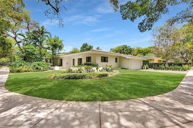 Building Photo - 950 Bayamo Ave