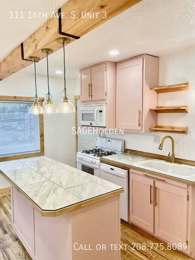 Foto del edificio - 111 16th Ave S