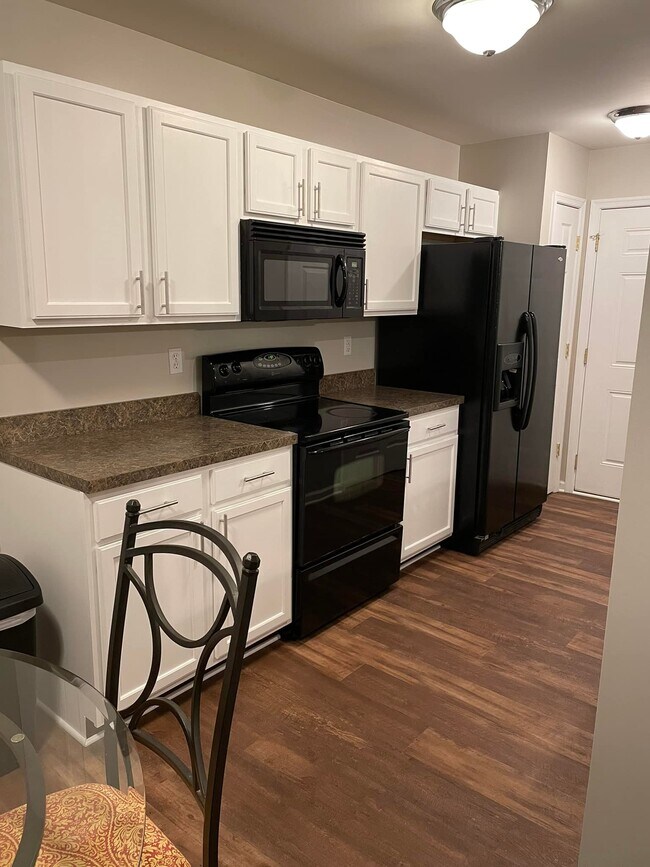 Kitchen - 185 Burdette Dr