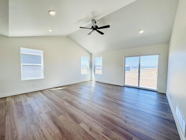 Foto del edificio - 208 Kinross Ct