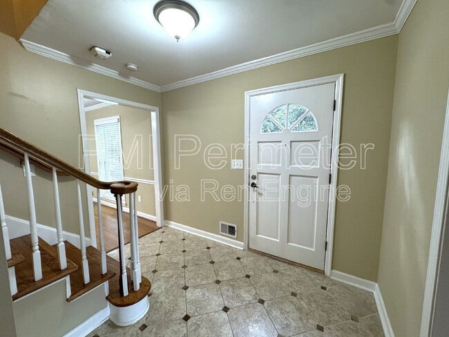 Building Photo - 5338 Roberts Dr