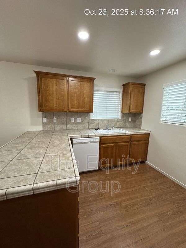 Foto del edificio - 2931 N Crowe St