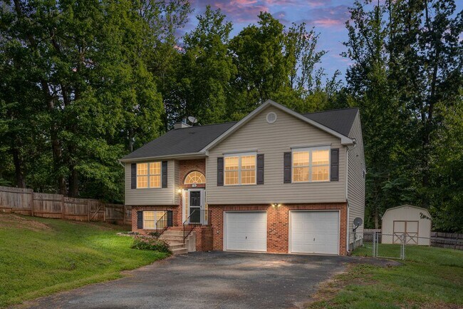 Building Photo - 3 Crestview Dr