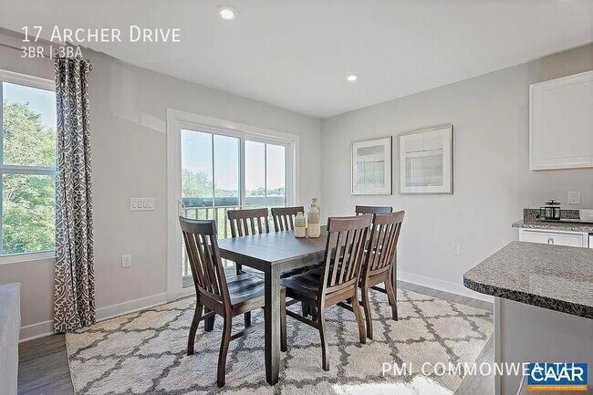 Foto del edificio - 17 Archer Dr