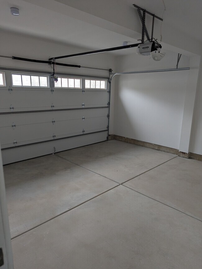 Foto del edificio - 8300 W 111th St