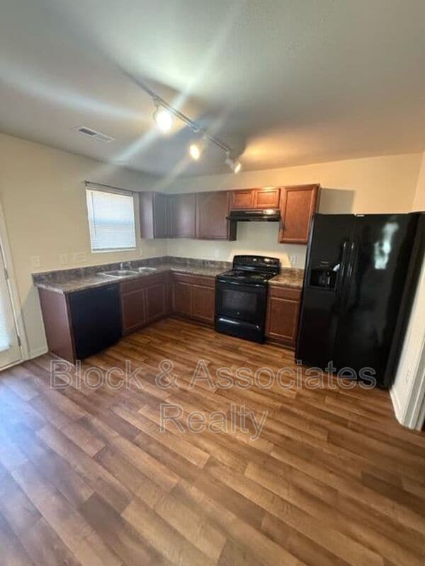 Building Photo - 775 Oak Bend Dr
