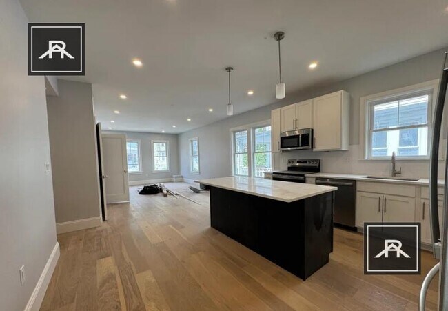 Foto del edificio - 3 bedroom in Brighton MA 02135