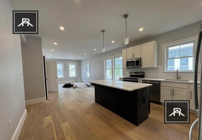Building Photo - 3 bedroom in Brighton MA 02135