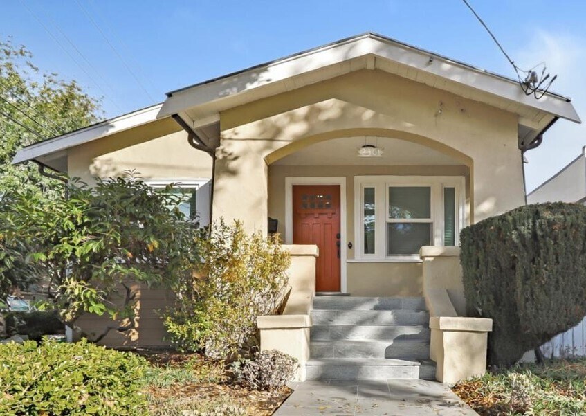 Primary Photo - 2301 Sacramento St