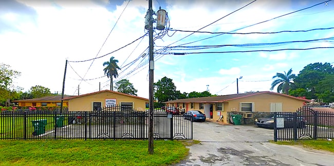 Building Photo - 2920 NW 132nd Ter