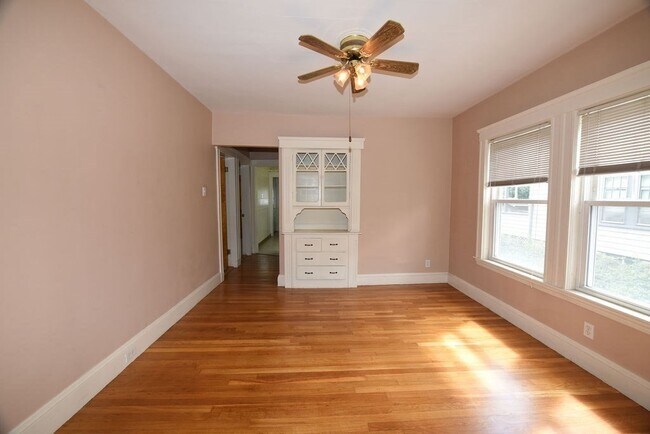 Building Photo - 75 Linwood St