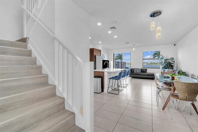 Foto del edificio - 15843 NW 90th Ct