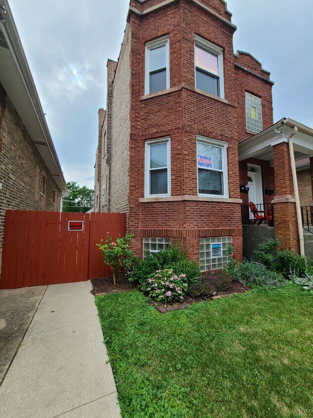 1618 S 61st Ct Unit 2, Cicero, IL 60804 Apartments in Cicero, IL