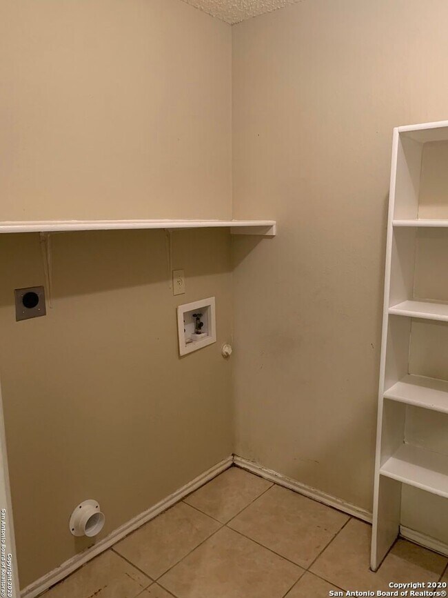 Foto del edificio - 4 Bedroom/2.5 Bath Eckhert Crossing Subdiv...