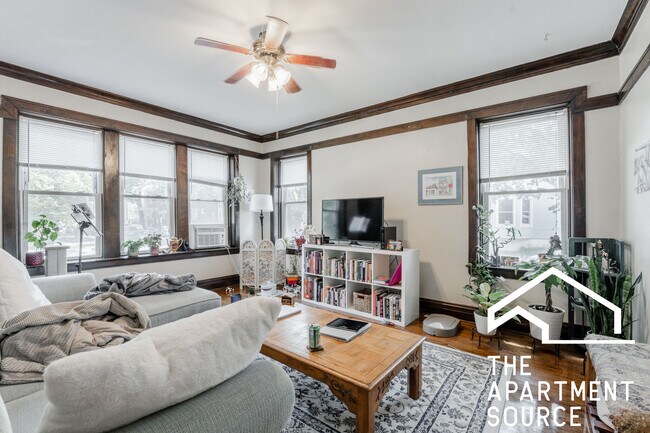 Foto del edificio - 3400 N Harding Ave