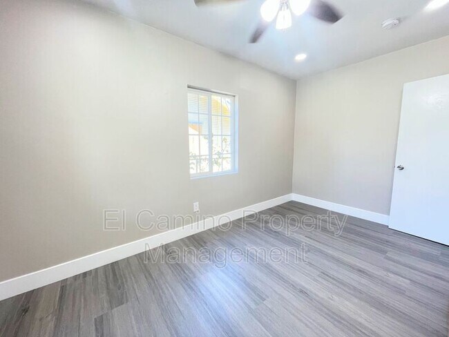 Foto del edificio - 2214 1/2 Reservoir St