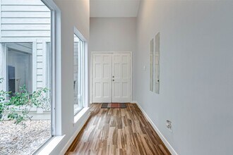 Building Photo - 395 Rancho Bauer Dr